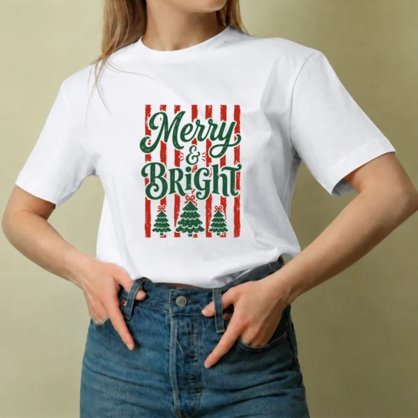Merry & Bright entre Pinos - mujer Merry & Bright entre Pinos, camiseta blanca, mujer