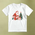 Santa junto al Árbol